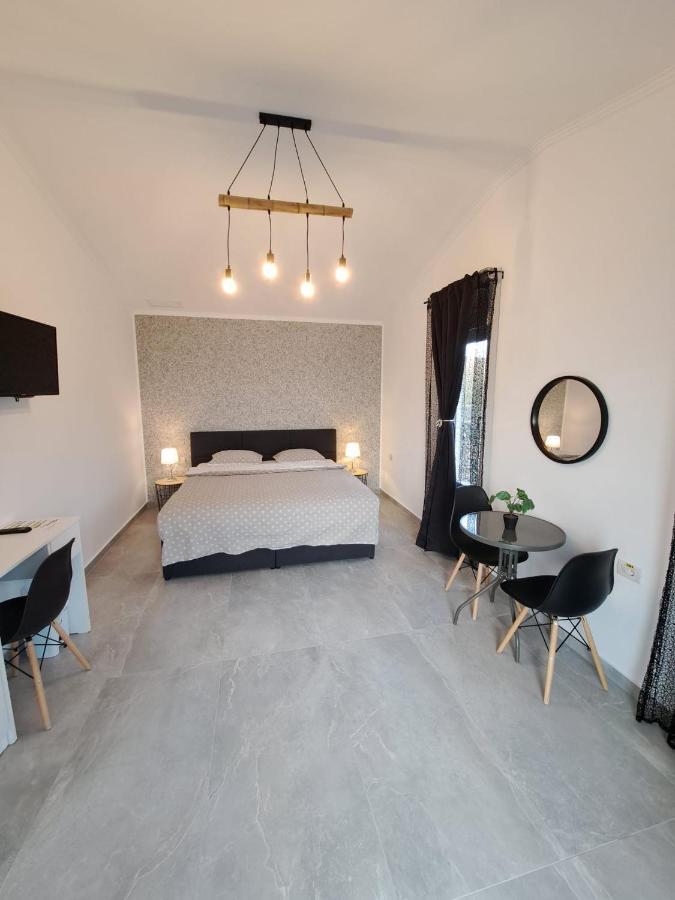 Kevin&Jessica Rooms Giarmata Extérieur photo